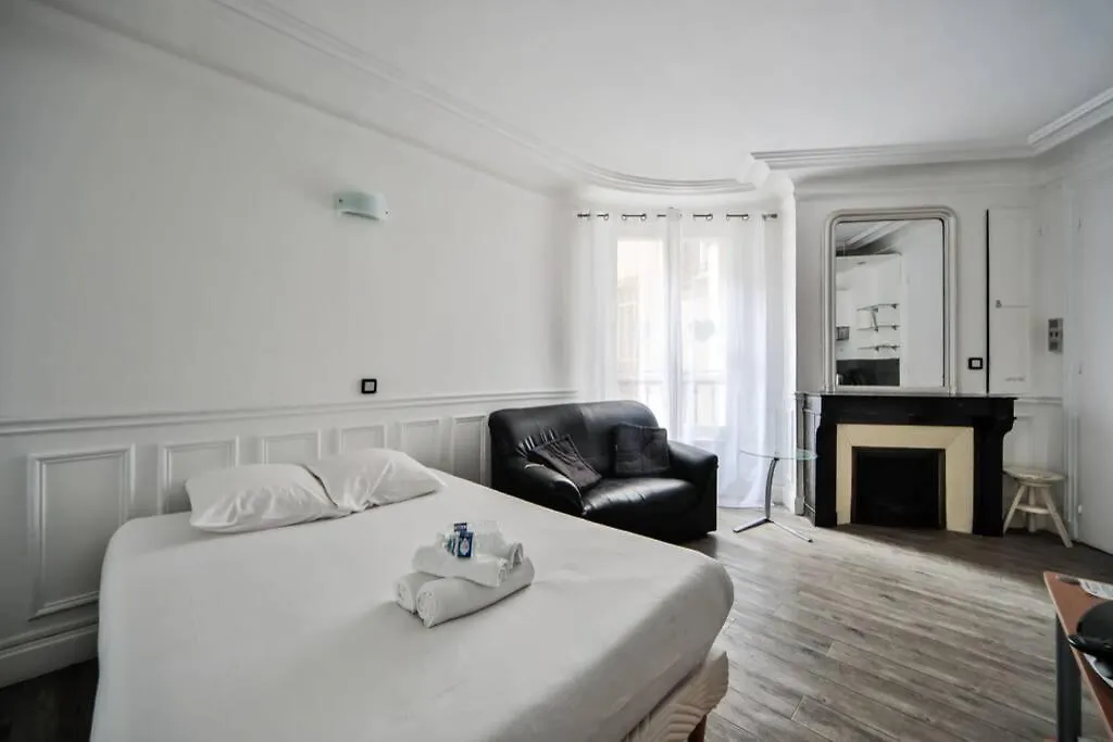 Grand Studio Confort/St Germain-Montparnasse/4P Apartment Paris